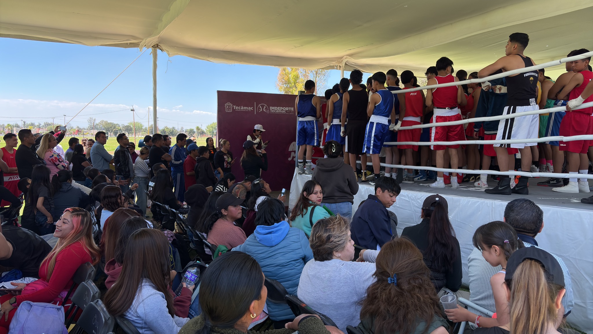 Jornada de peleas de box en el Parque Ecológico y Deportivo Sierra Hermosa